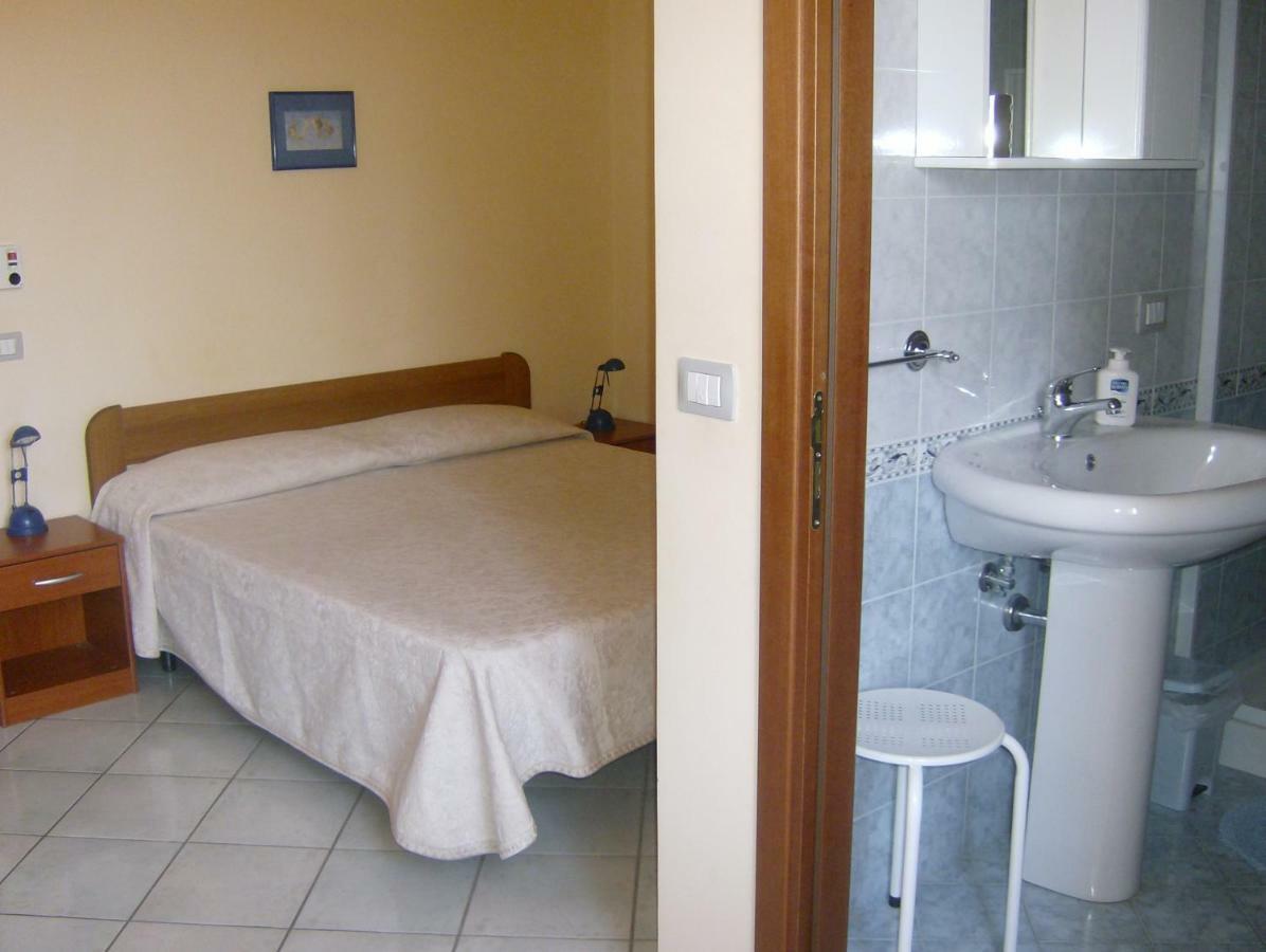 B&B Padre Pio Mascali Buitenkant foto
