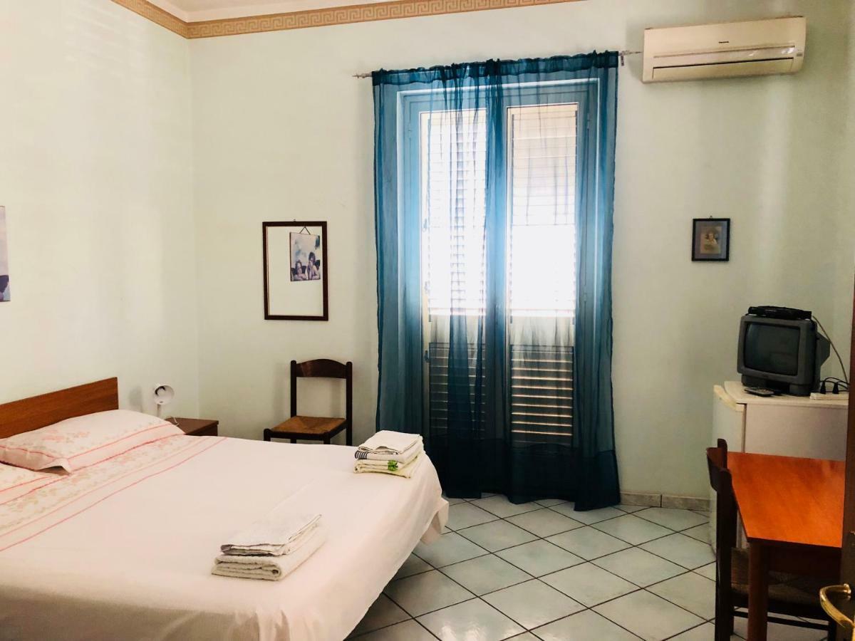 B&B Padre Pio Mascali Buitenkant foto